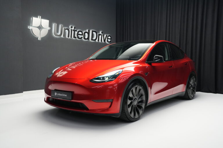 Tesla Model Y Performance Dual Motor AWD