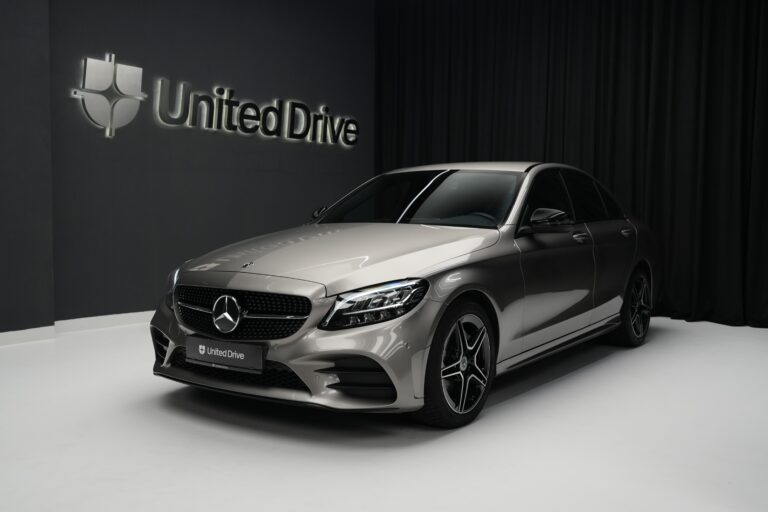 Mercedes-Benz C200