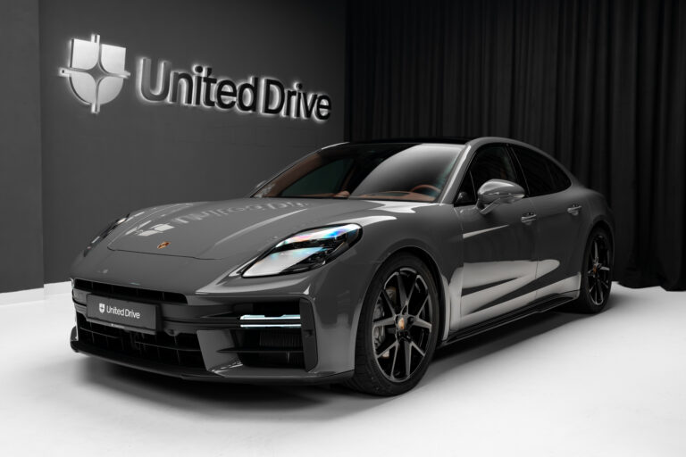 Porsche Panamera 4
