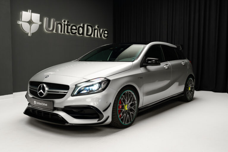 Mercedes-Benz A 45 AMG Petronas