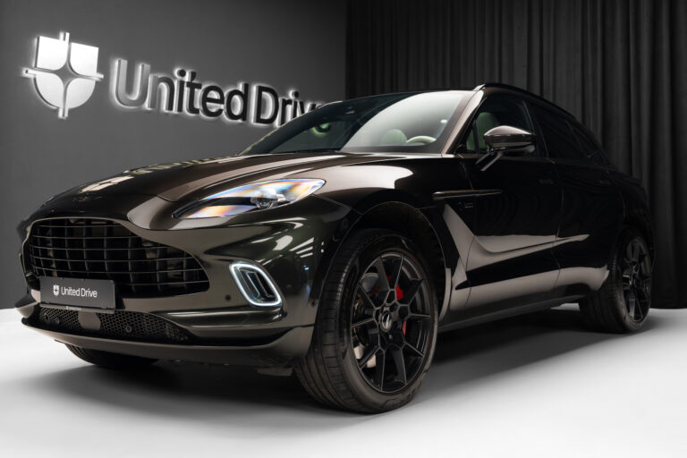 Aston Martin DBX 1913 Specification 1 of 500