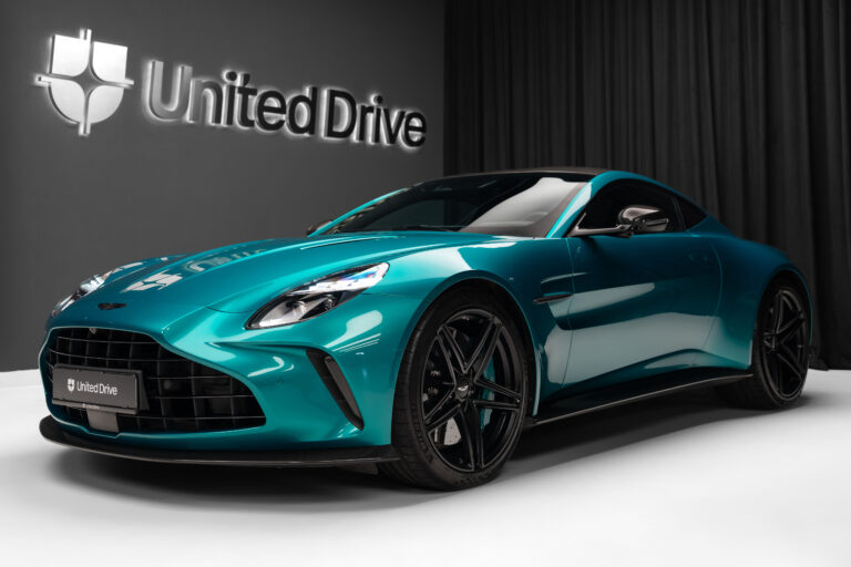 Aston Martin Vantage V8