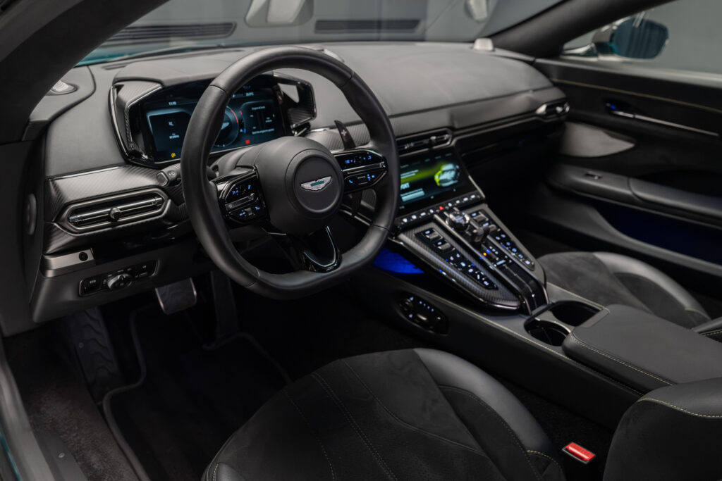 Aston Martin Vantage V8 2024 - Imagine 5 | United Drive