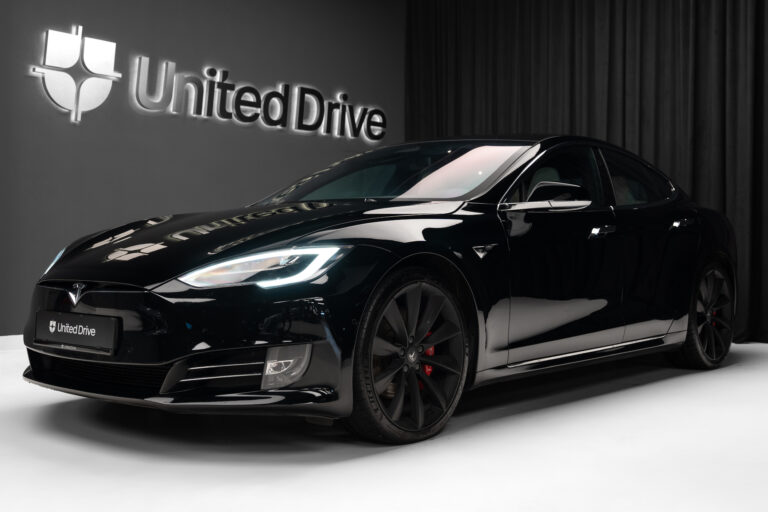 Tesla Model S Raven Performance Ludicrous+