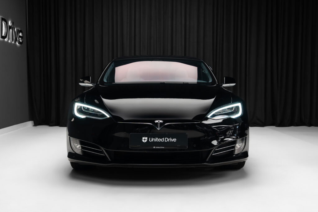 Tesla Model S Raven Performance Ludicrous+ 2019 - Imagine 2 | United Drive