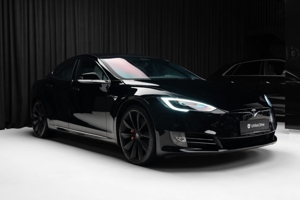 Tesla Model S Raven Performance Ludicrous+ 2019 - Imagine 3 | United Drive