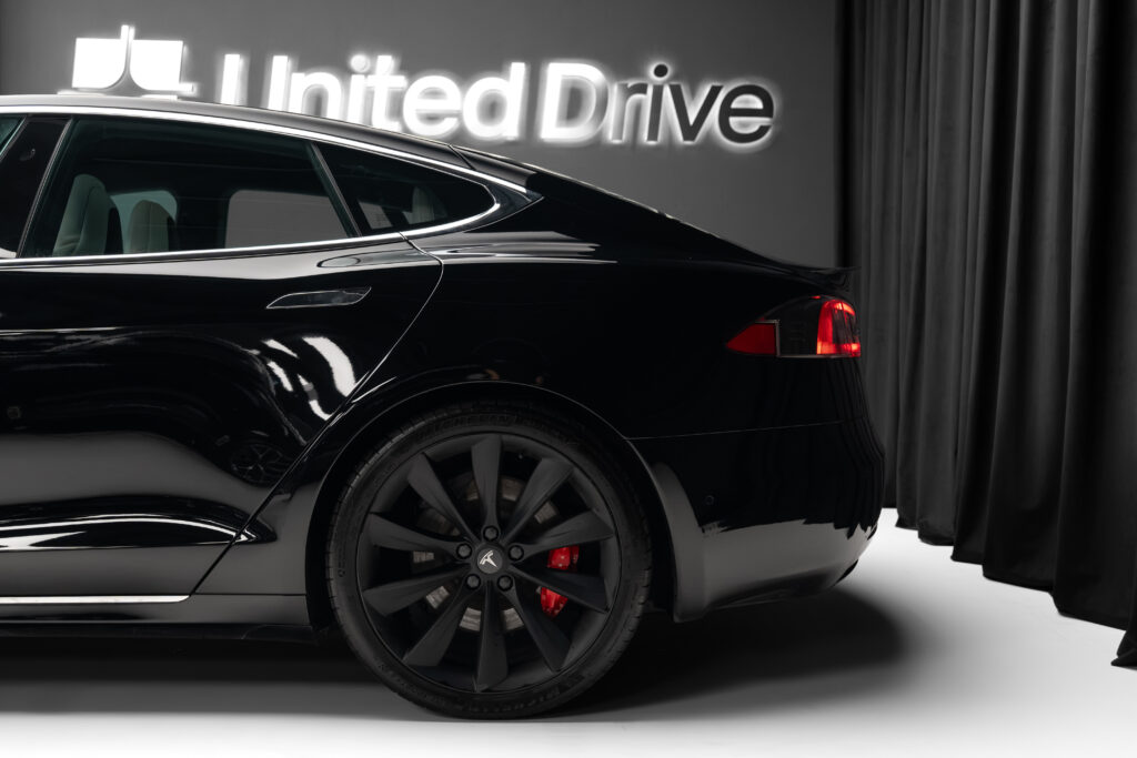 Tesla Model S Raven Performance Ludicrous+ 2019 - Imagine 4 | United Drive