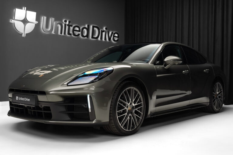 Porsche Panamera 4