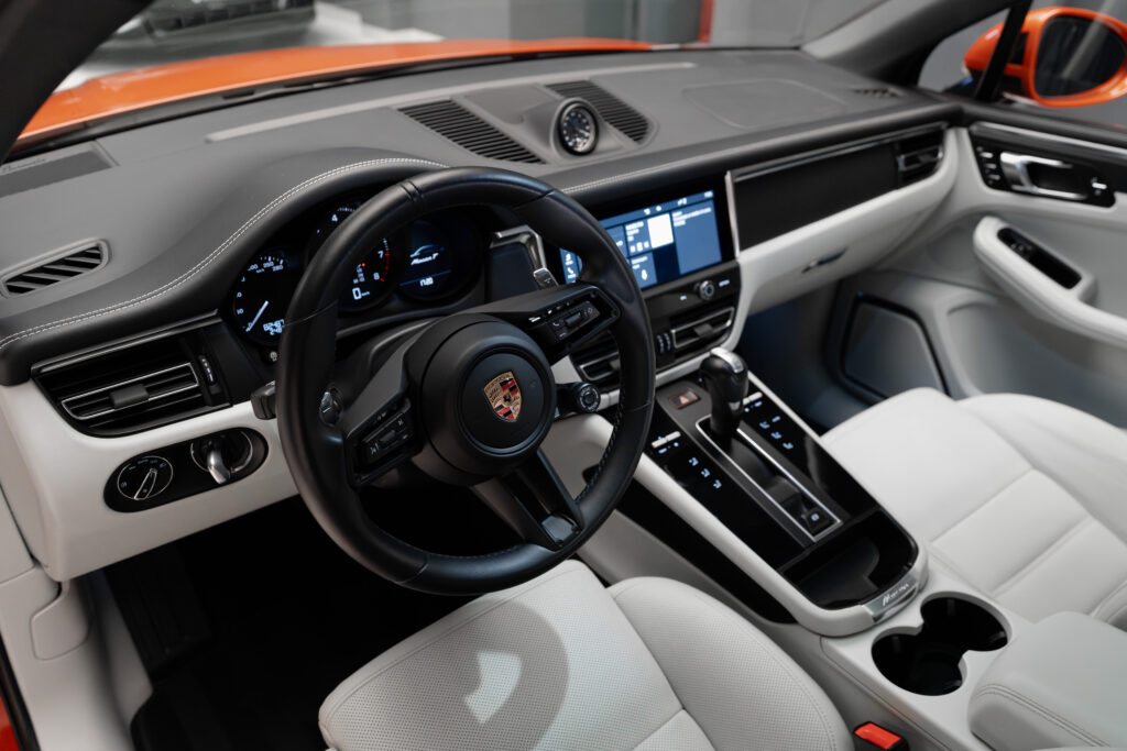Porsche Macan T - imagine 4 | United Drive