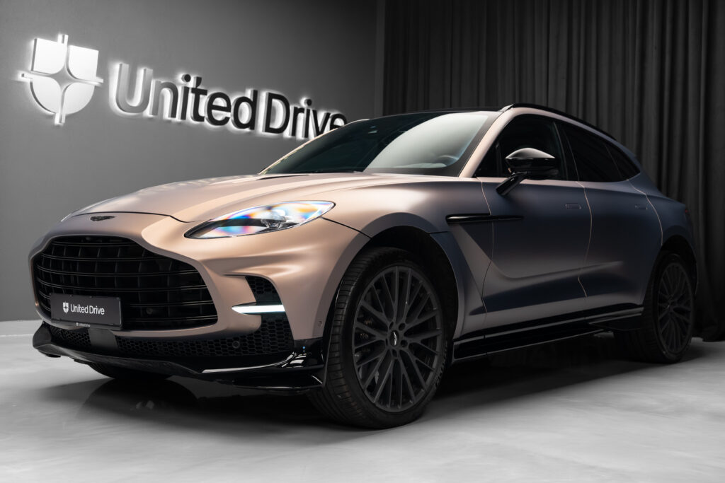 Aston Martin DBX | United Drive