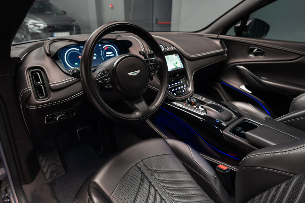Aston Martin DBX - imagine 5 | United Drive