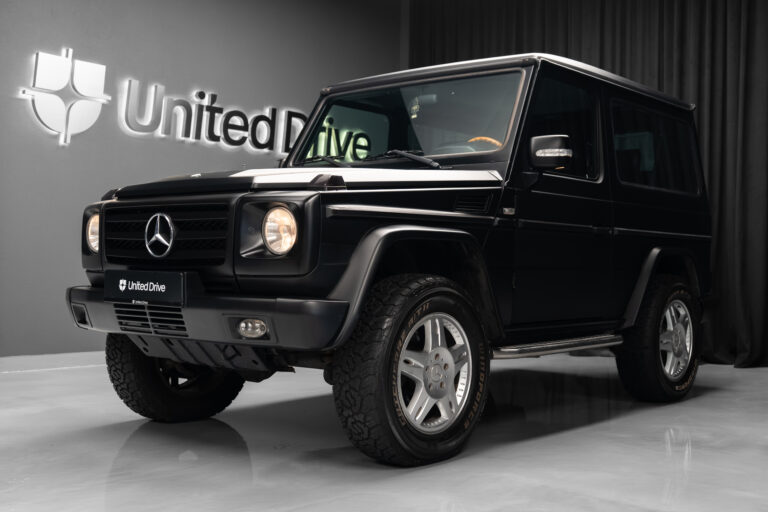 Mercedes-Benz G320