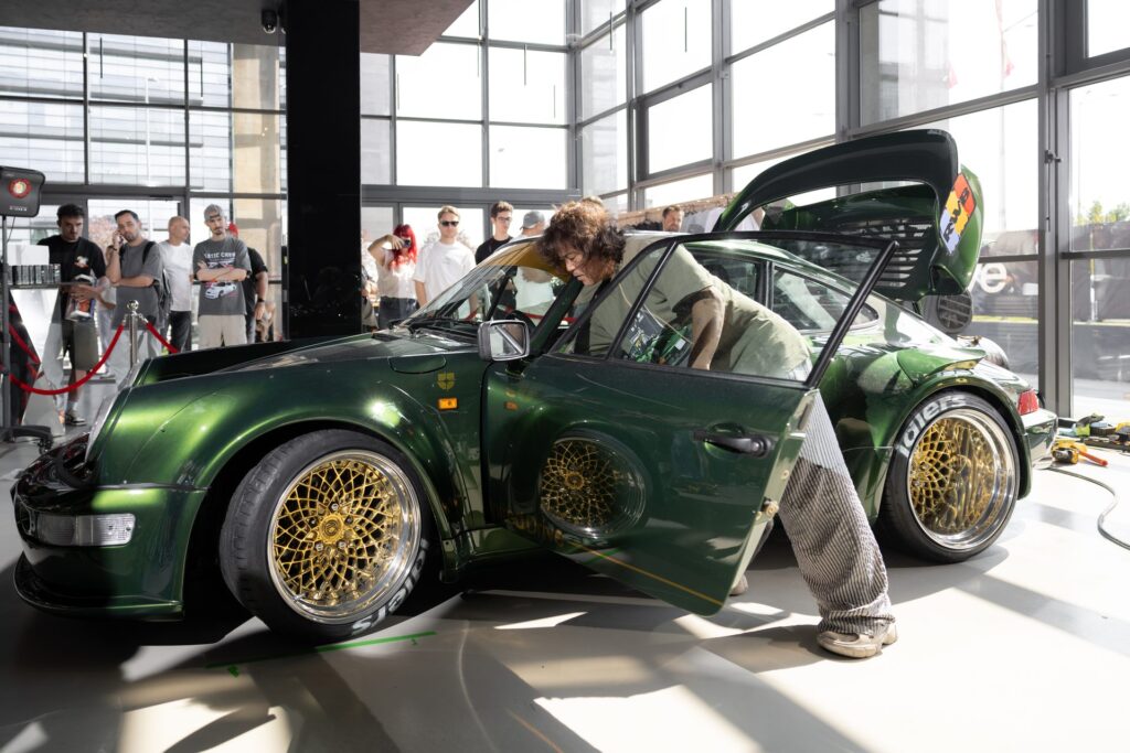 RWB Romania x United Drive, Porsche 911 build in showroom, September 2026